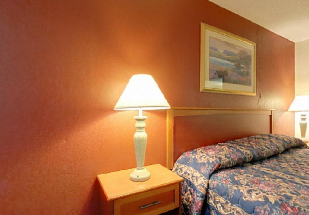 Americas Best Value Inn Weatherford Номер фото